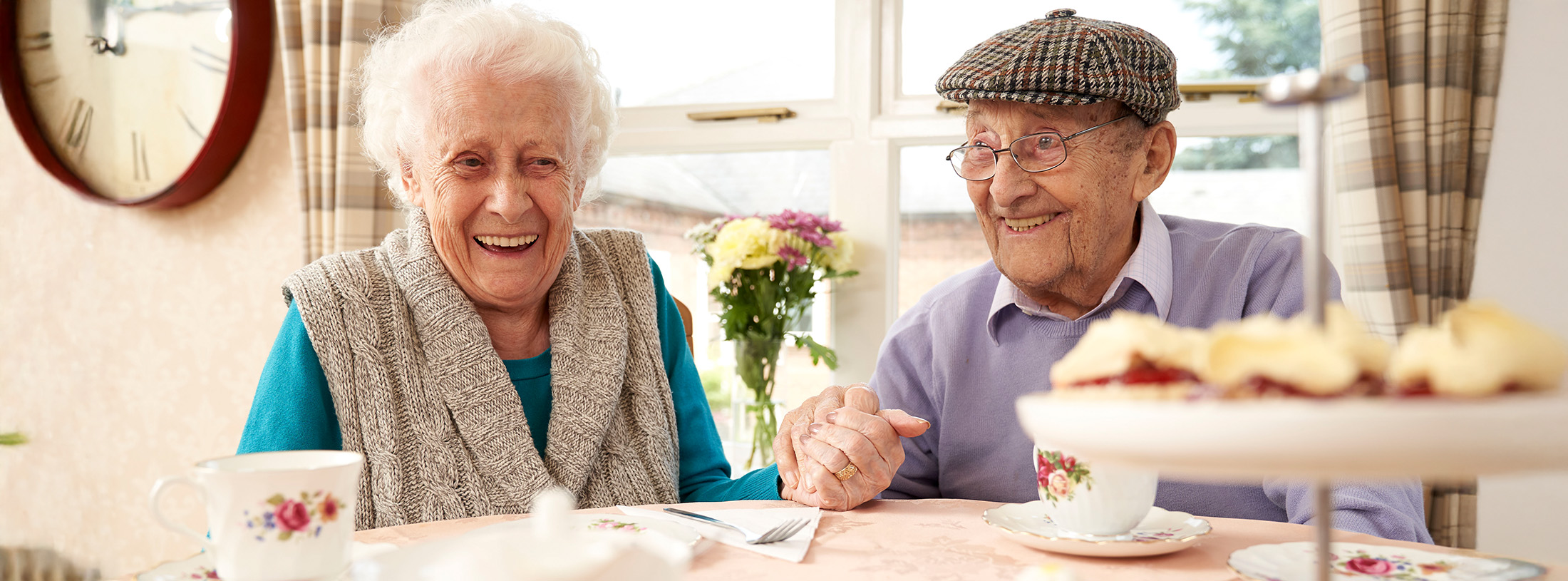 Enjoying meal time - northgate healthcare