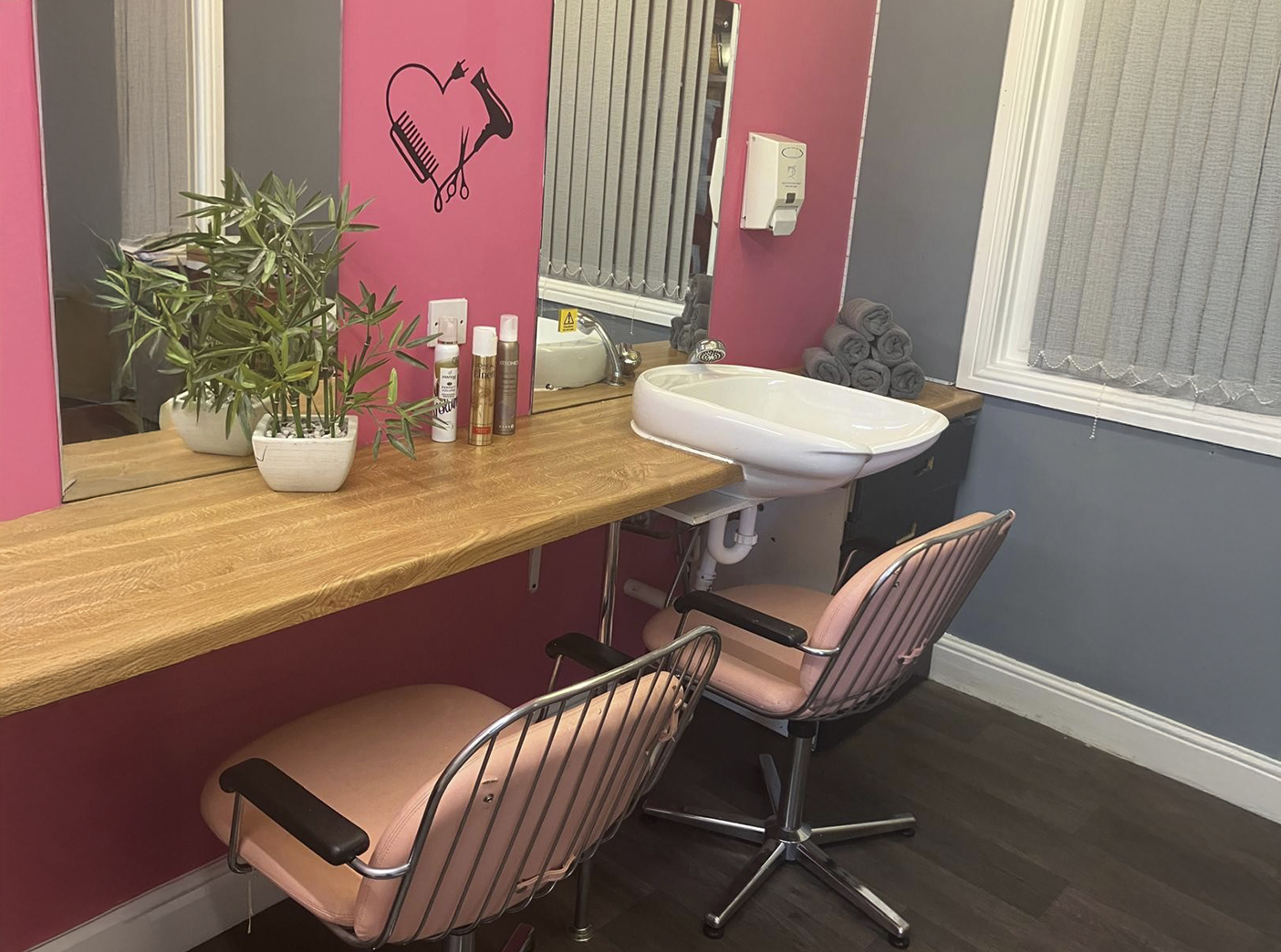 hair-salon-at-Ashcroft-Hollow.