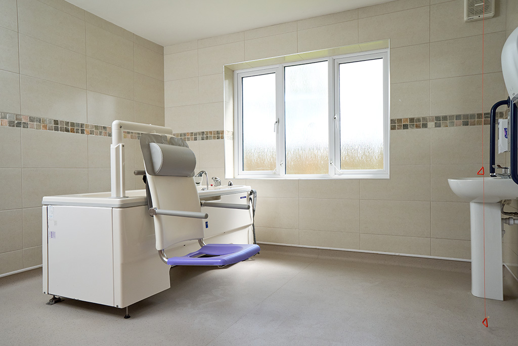 Meadowfields Bathroom – Shower Room