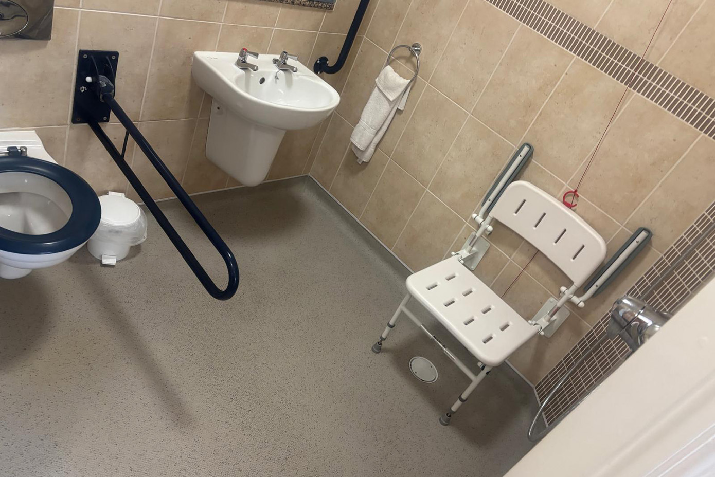 Bathroom and Shower rooms – Lane House 3